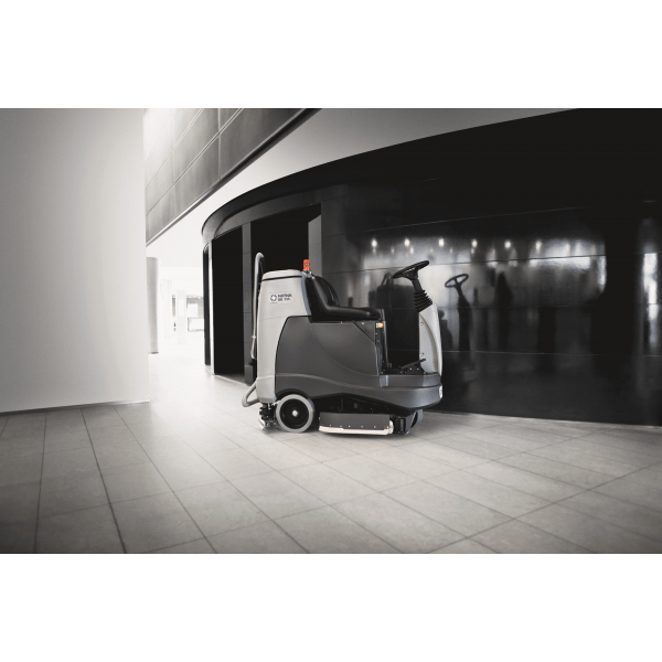 Nilfisk BR755C floor scrubber/dryer - Image 4