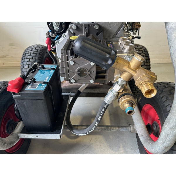 Cold Water Diesel Powered Pressure Cleaner No.848 - Image 6