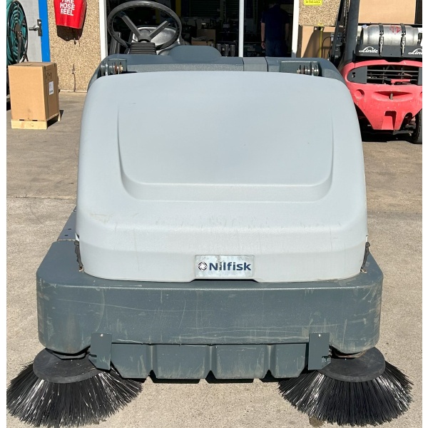 Nilfisk SR1601 Diesel rider sweeper No.854 - Image 3