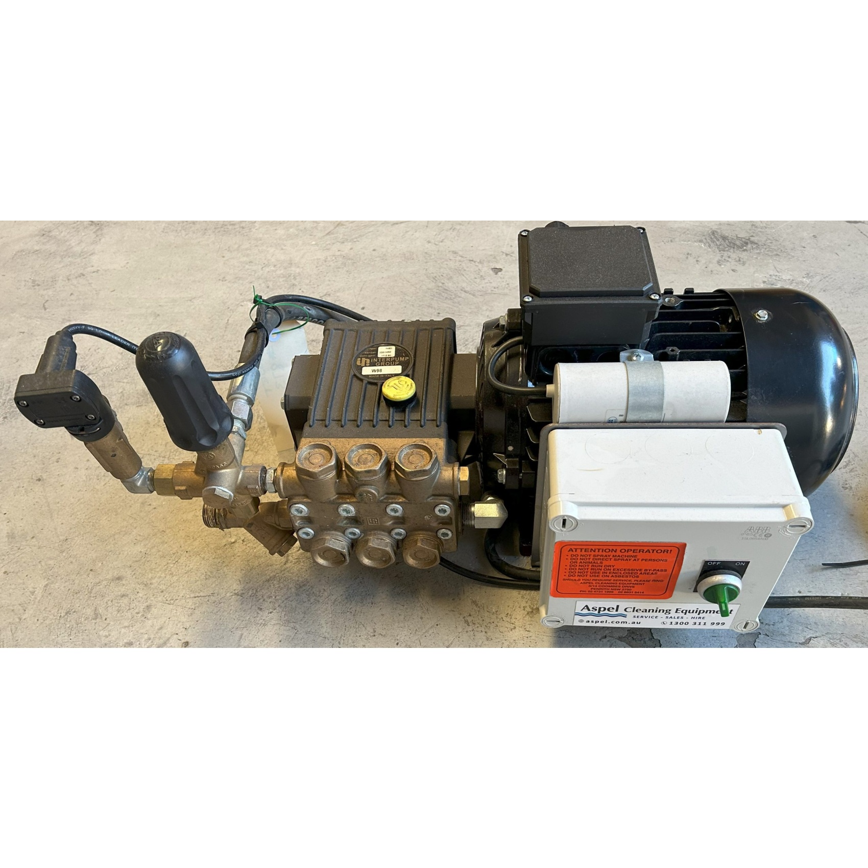 Cold water wall-mounted heavy duty pressure cleaner (CW 90/11)
