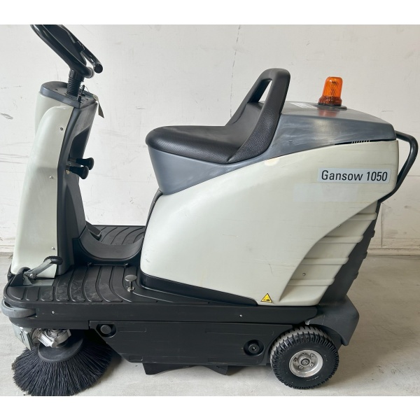 IPC Gansow rider sweeper No.763
