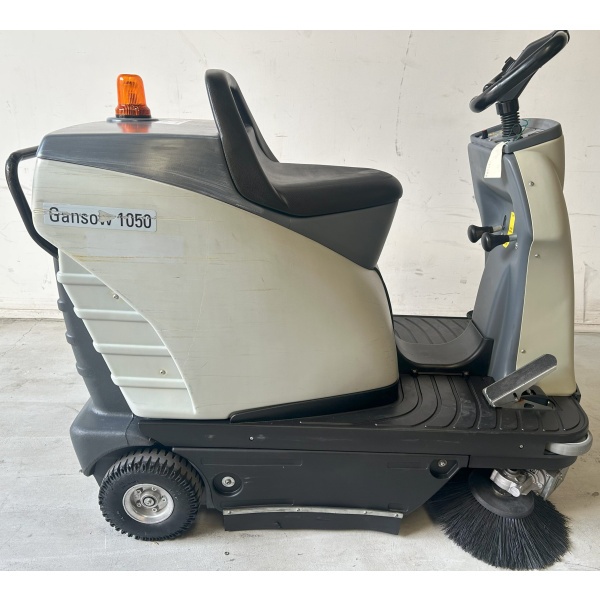 IPC Gansow rider sweeper No.763 - Image 11